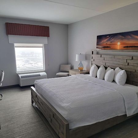 Hampton Inn & Suites Erie Bayfront Ngoại thất bức ảnh