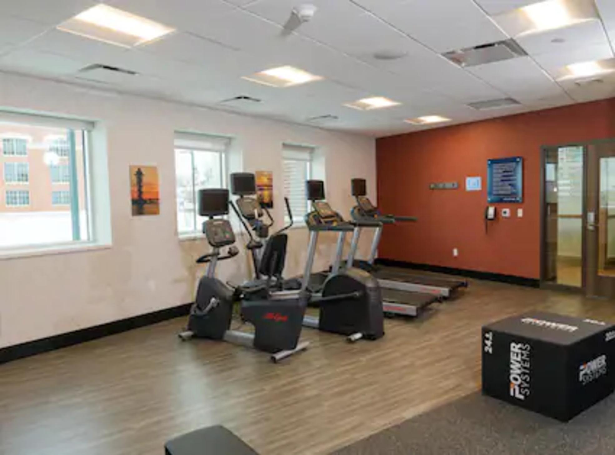 Hampton Inn & Suites Erie Bayfront Ngoại thất bức ảnh