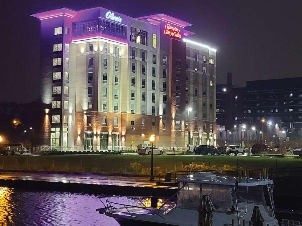 Hampton Inn & Suites Erie Bayfront Ngoại thất bức ảnh