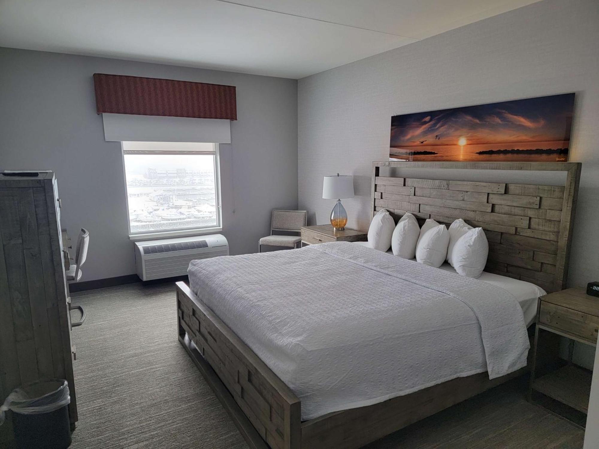 Hampton Inn & Suites Erie Bayfront Ngoại thất bức ảnh
