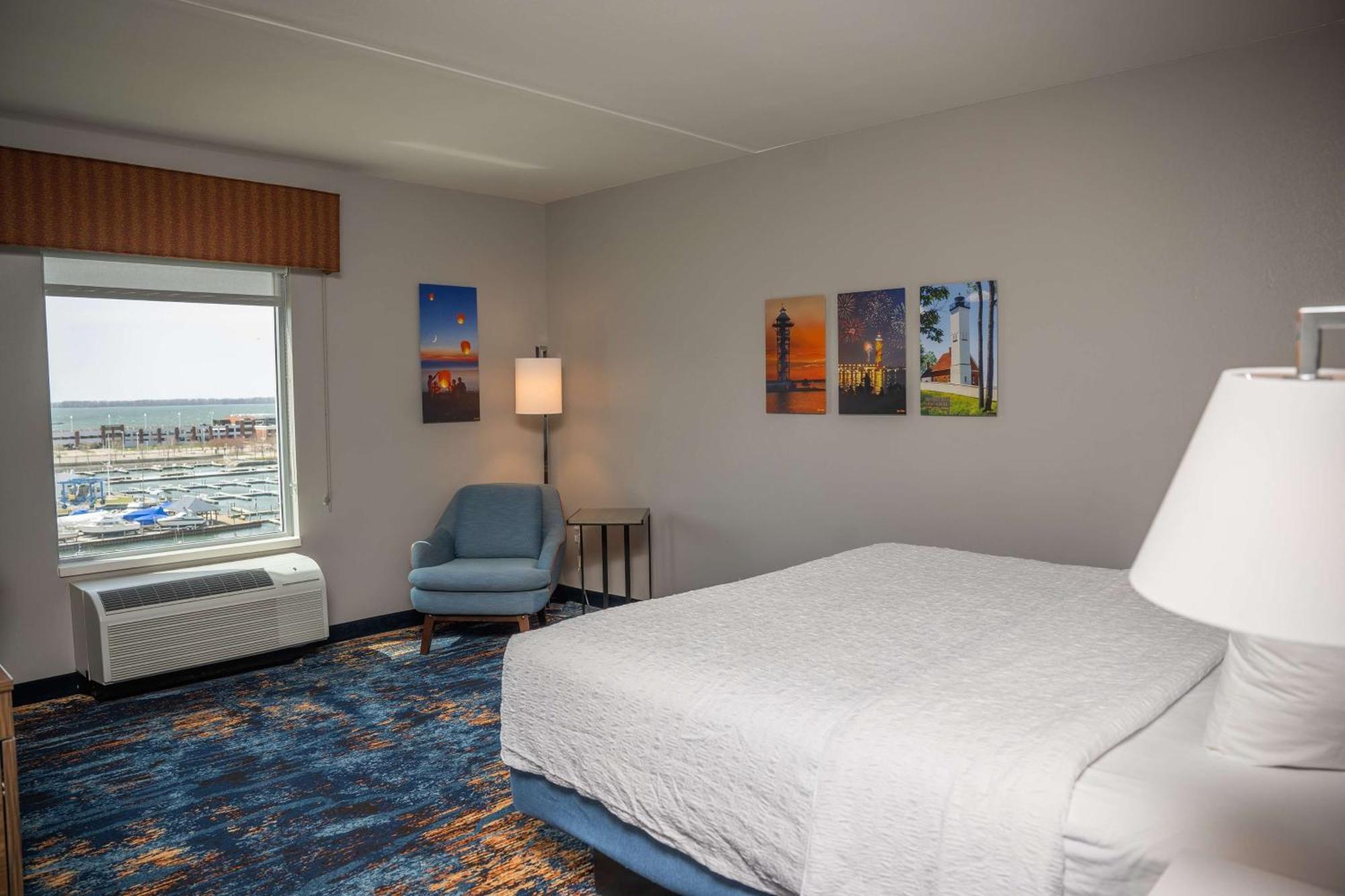 Hampton Inn & Suites Erie Bayfront Ngoại thất bức ảnh