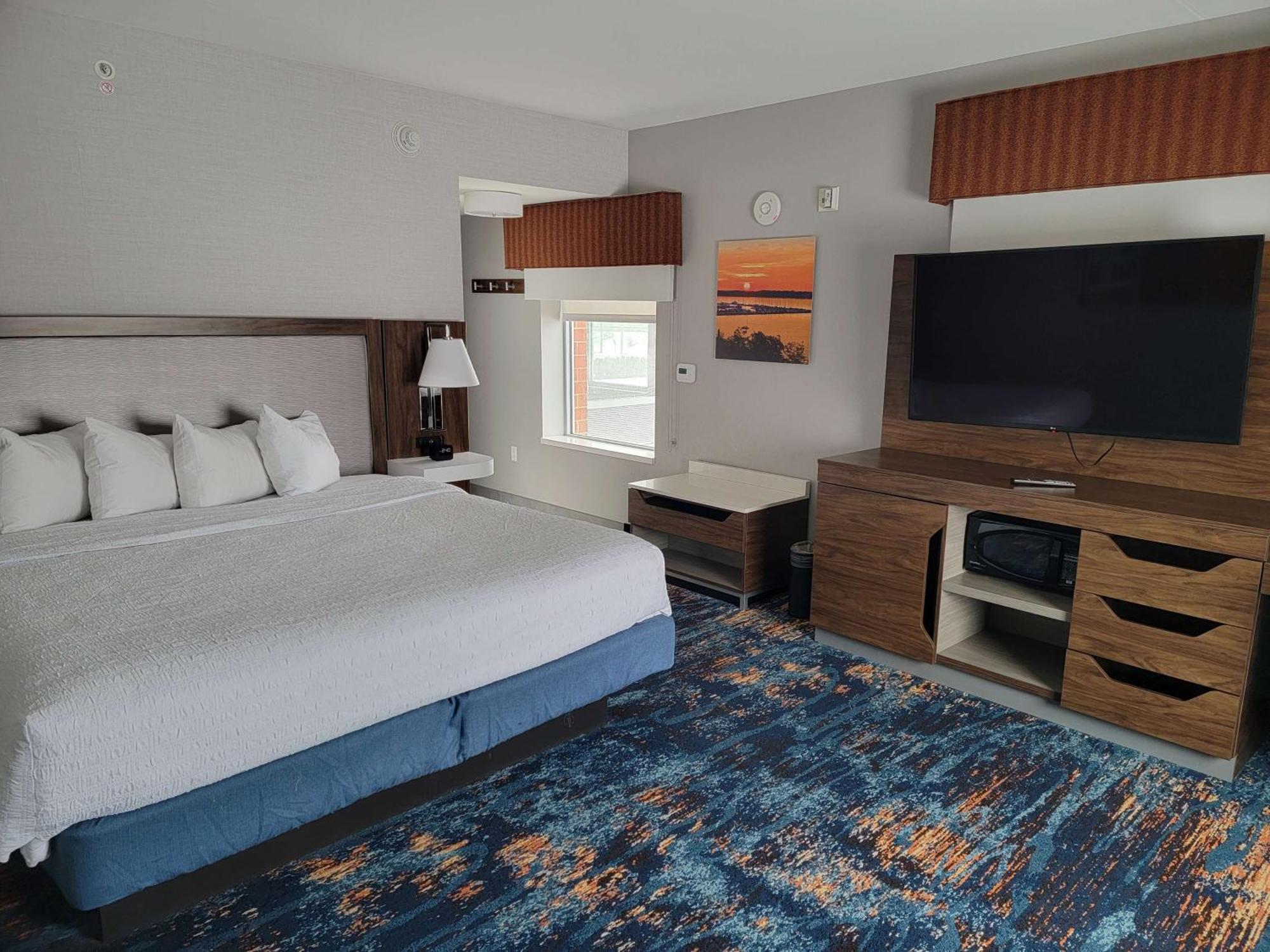 Hampton Inn & Suites Erie Bayfront Ngoại thất bức ảnh