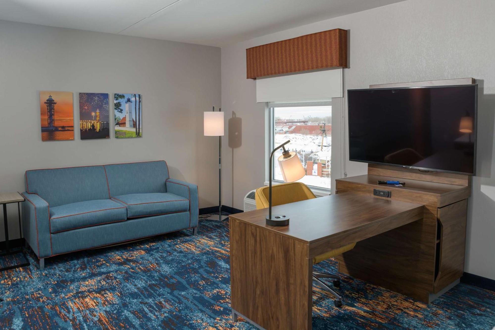 Hampton Inn & Suites Erie Bayfront Ngoại thất bức ảnh