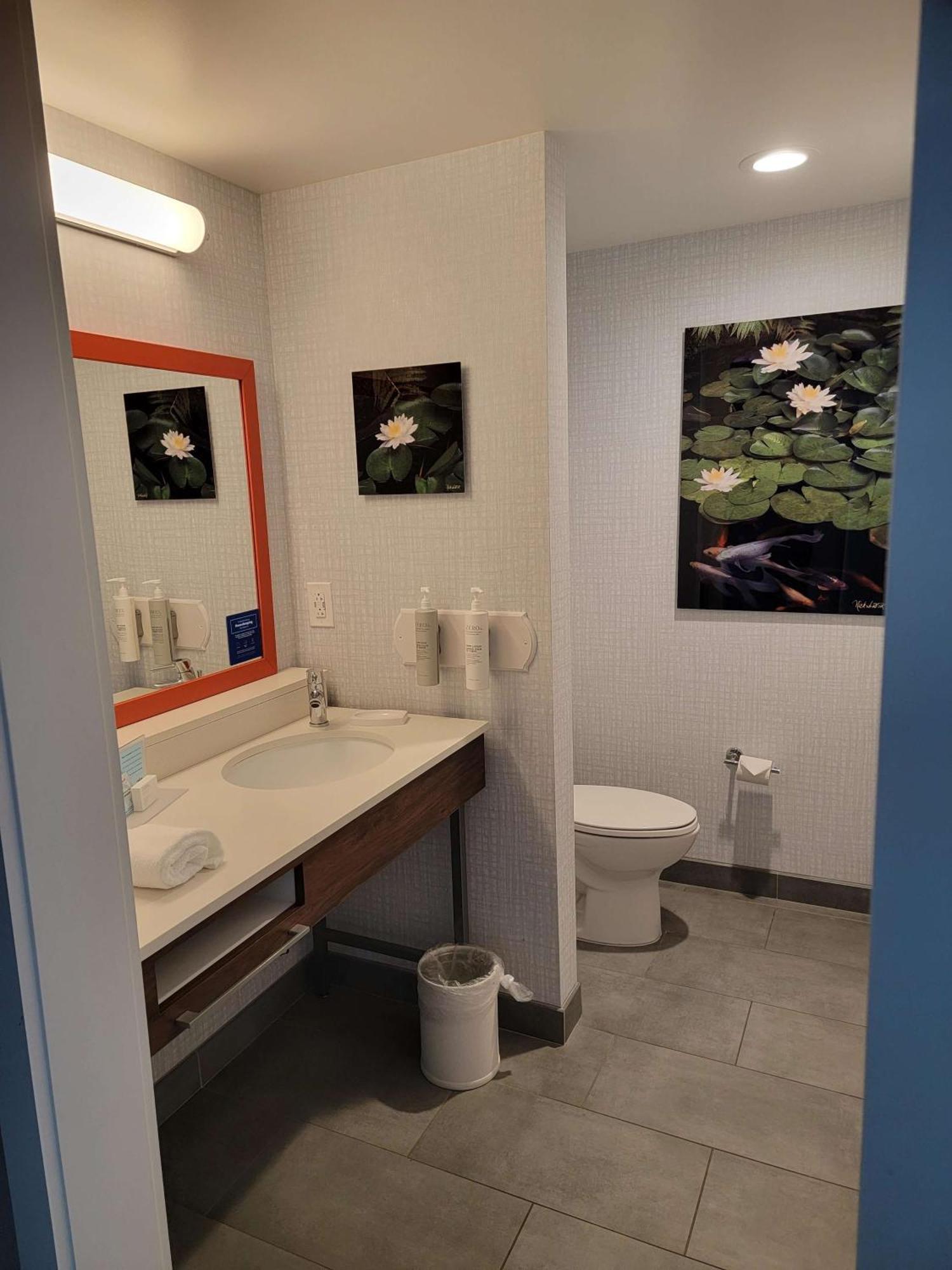 Hampton Inn & Suites Erie Bayfront Ngoại thất bức ảnh