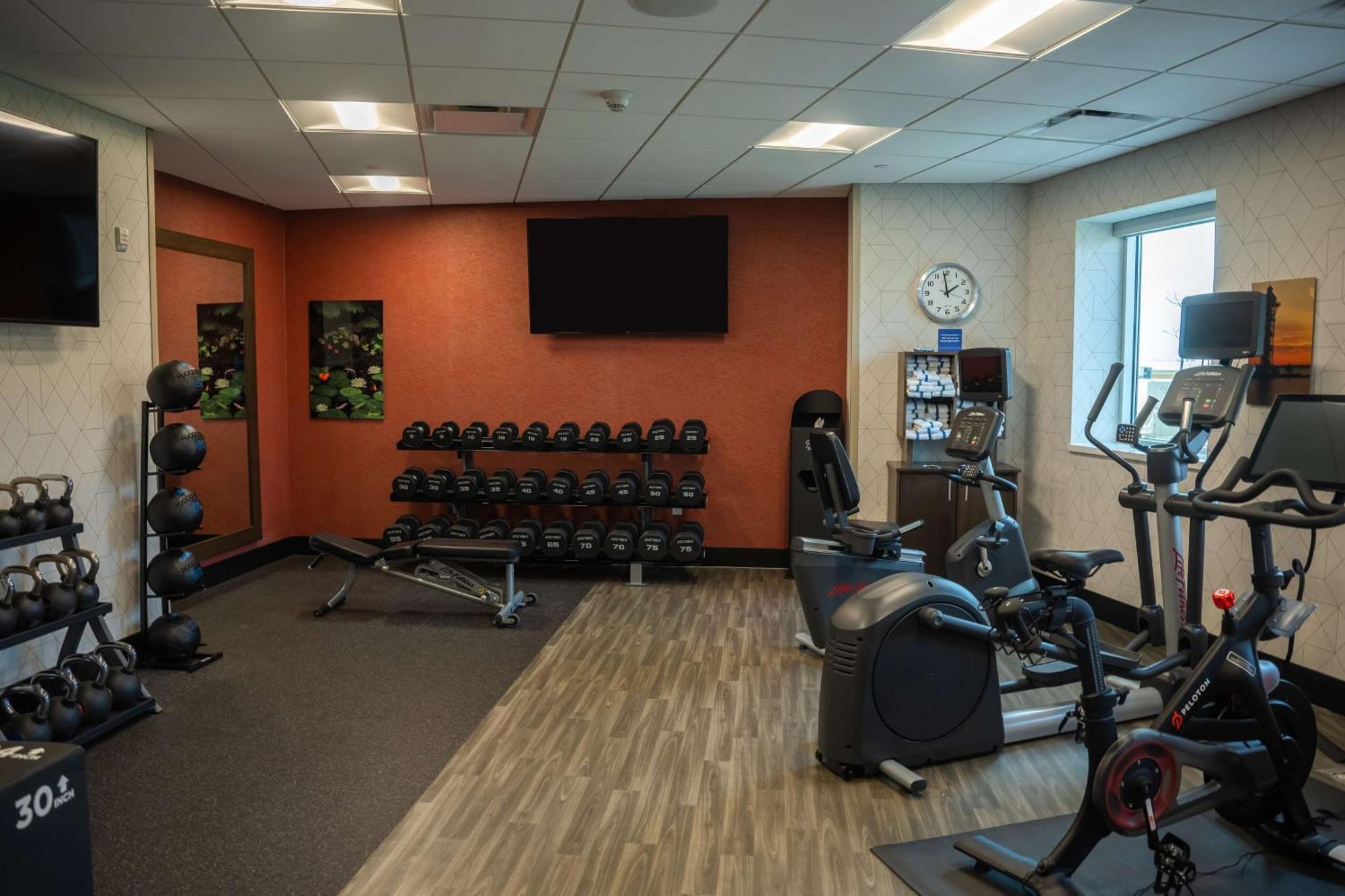Hampton Inn & Suites Erie Bayfront Ngoại thất bức ảnh
