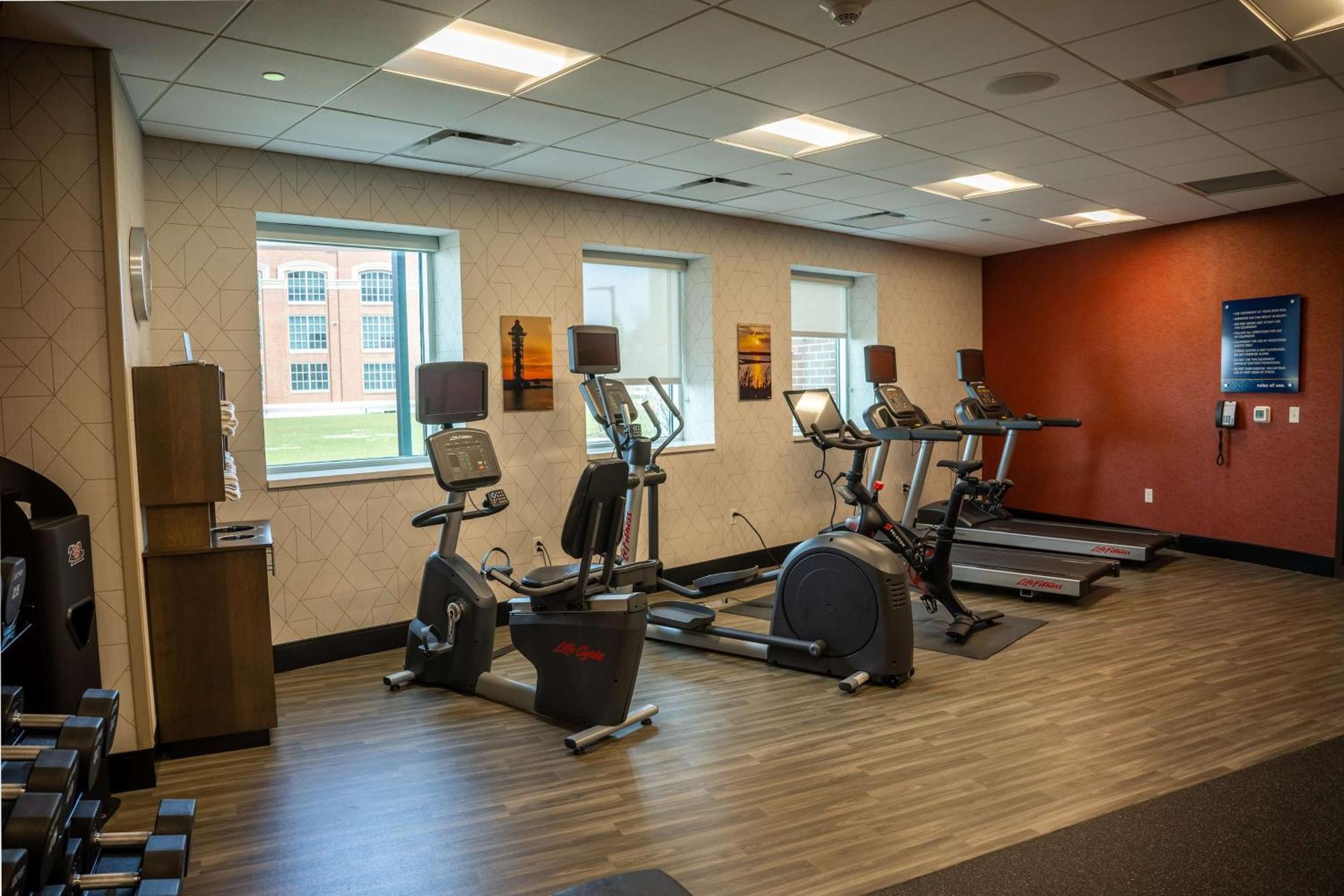 Hampton Inn & Suites Erie Bayfront Ngoại thất bức ảnh