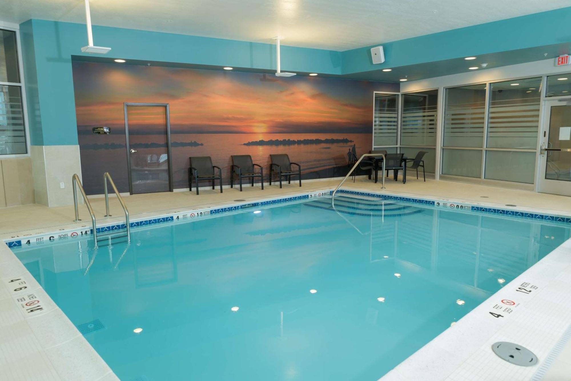 Hampton Inn & Suites Erie Bayfront Ngoại thất bức ảnh