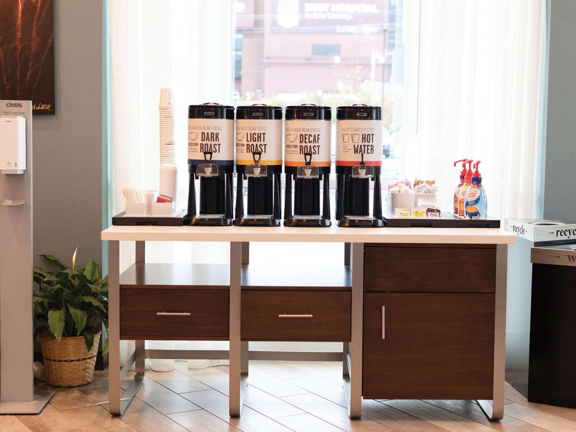 Hampton Inn & Suites Erie Bayfront Ngoại thất bức ảnh
