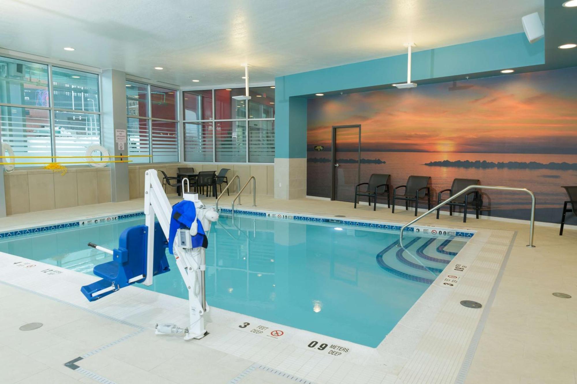 Hampton Inn & Suites Erie Bayfront Ngoại thất bức ảnh