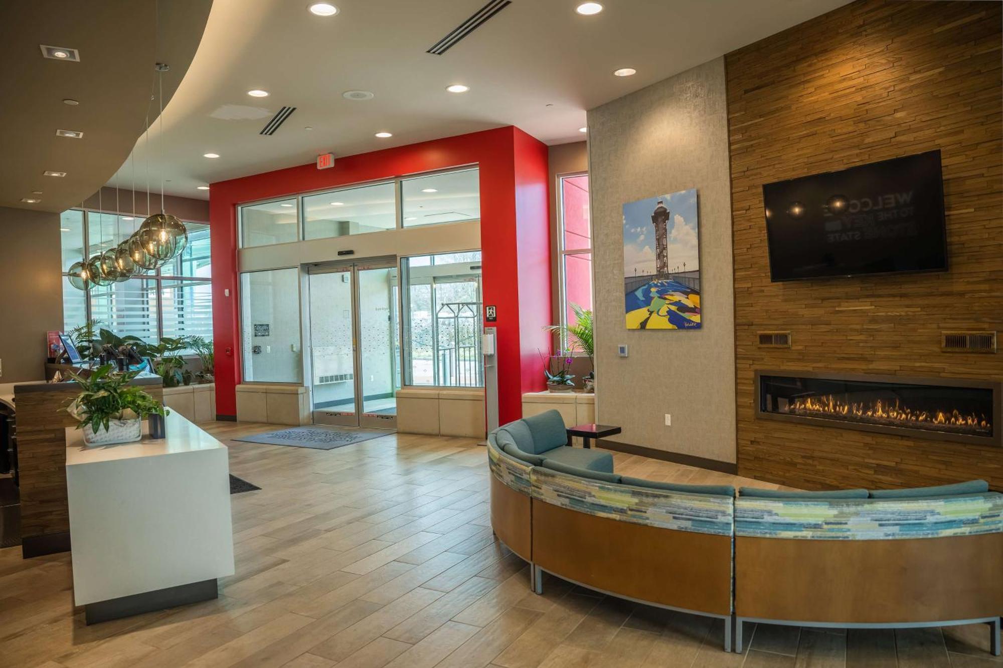 Hampton Inn & Suites Erie Bayfront Ngoại thất bức ảnh